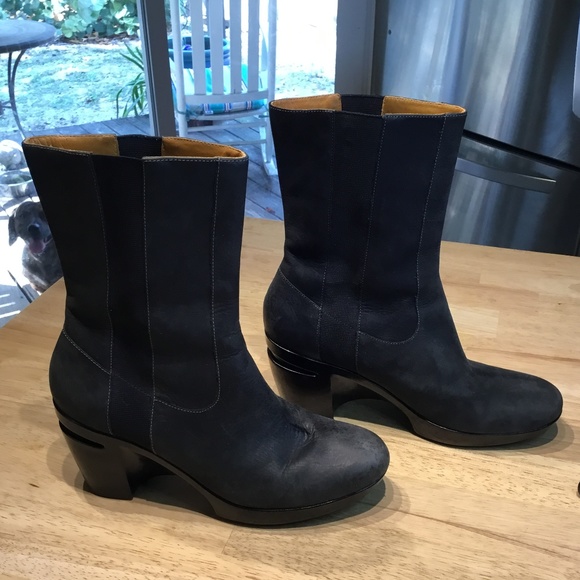 Cole Haan Black Sara Boots w/Nike Air Soles - Picture 4 of 7